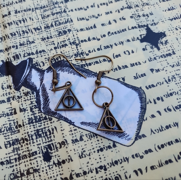 *Harry Potter Deathly Hallows Handmade earrings! Pick your style - Picture 5 of 6